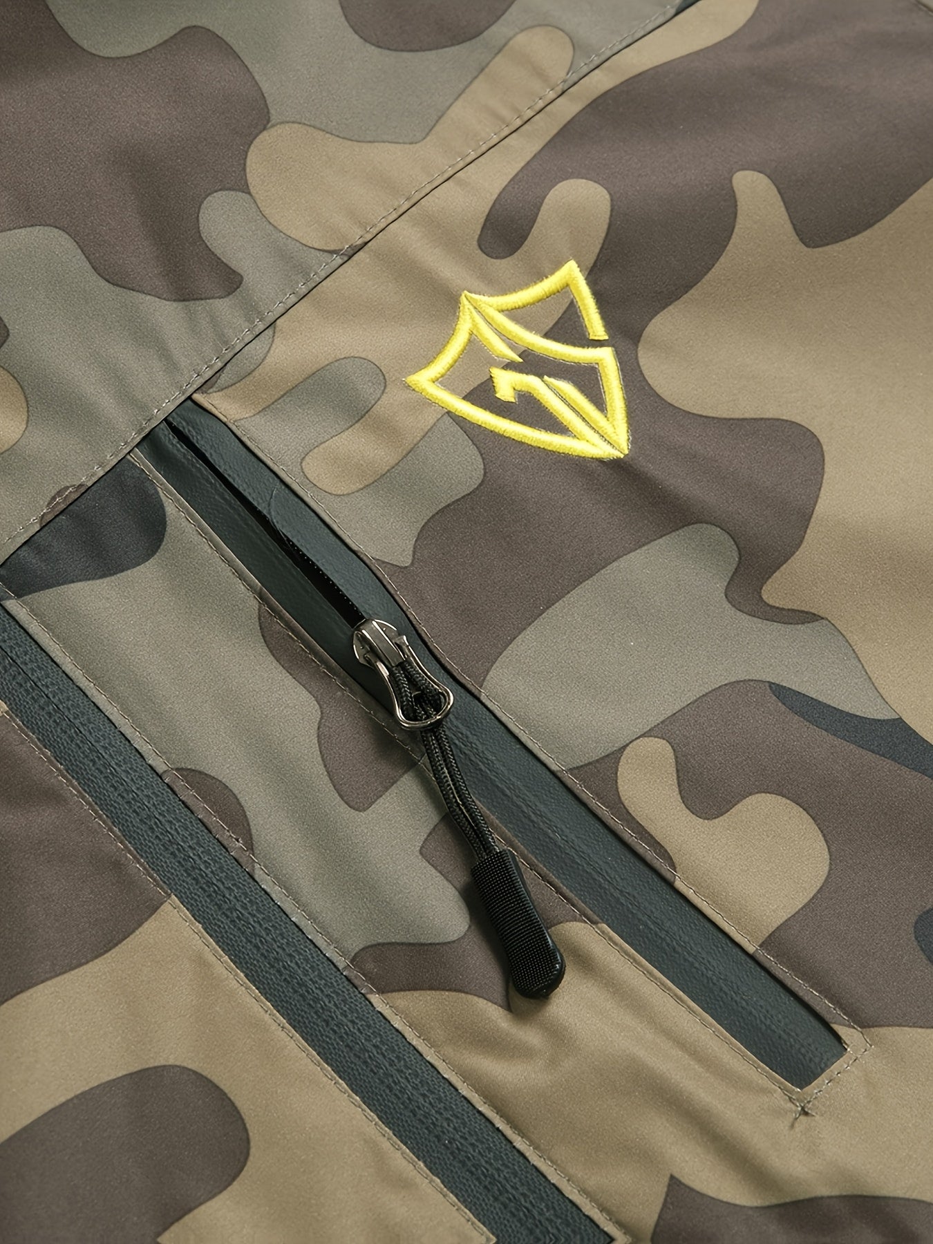 Men's Lightweight Hooded Rain Jacket - Camouflage Design for Hiking Gear