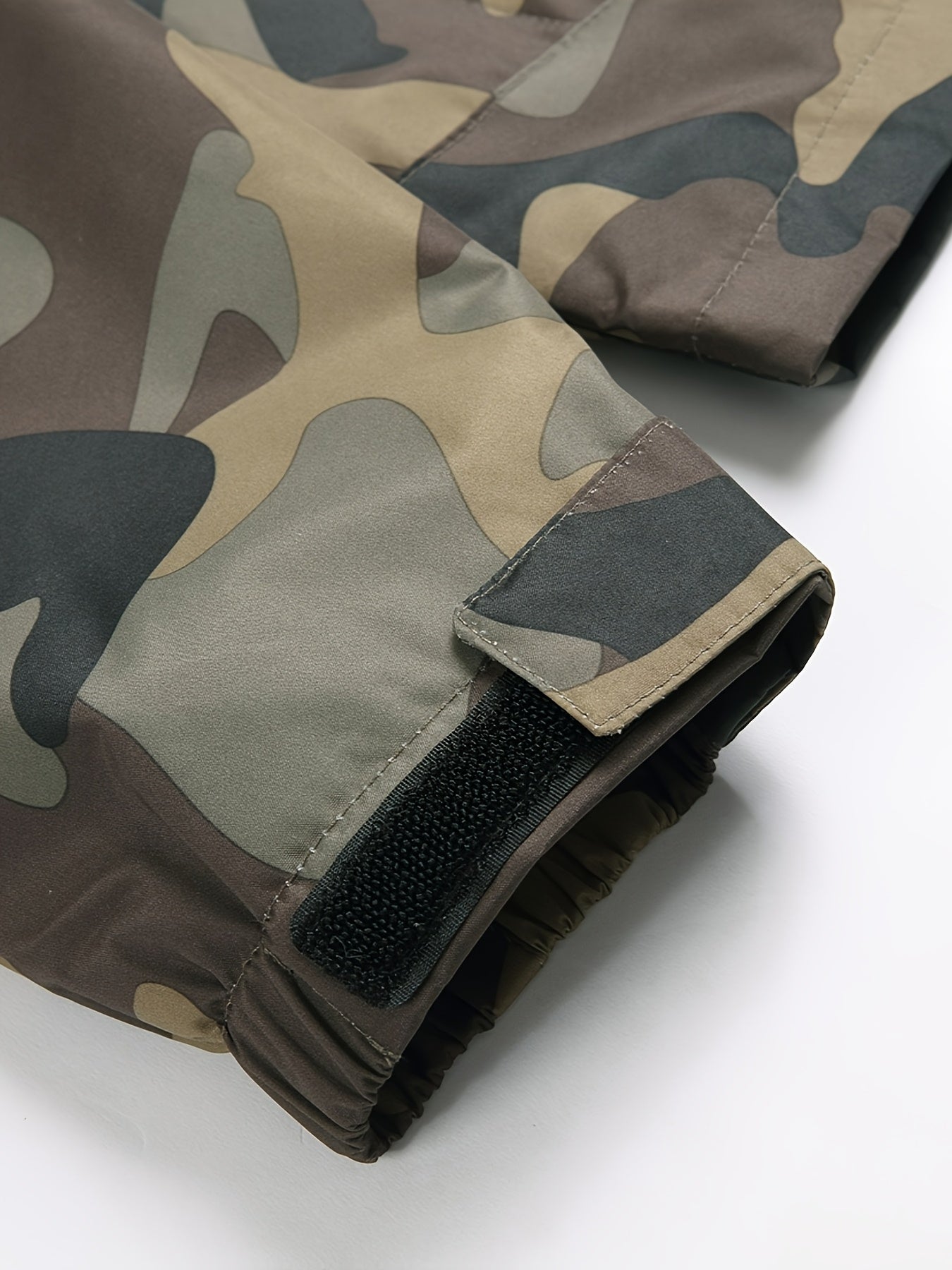Men's Lightweight Hooded Rain Jacket - Camouflage Design for Hiking Gear