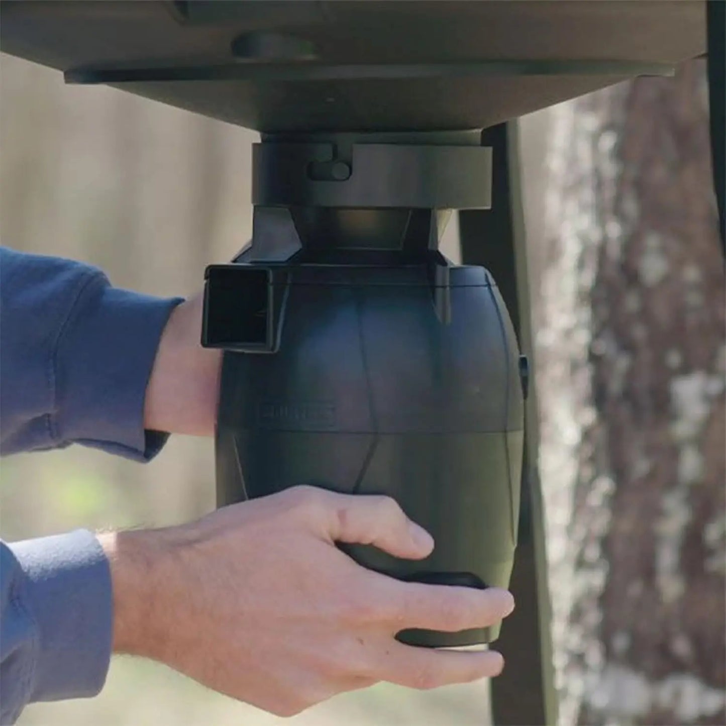 Fish & Deer 30-Gallon Quick-Lock Directional Tripod Feeder